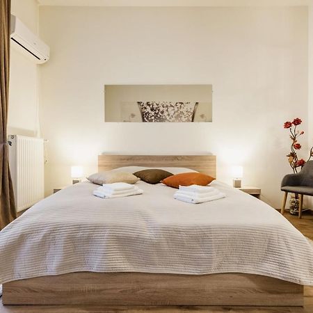 Апартаменты Downtown Charm With Balcony And Garden View Будапешт Экстерьер фото