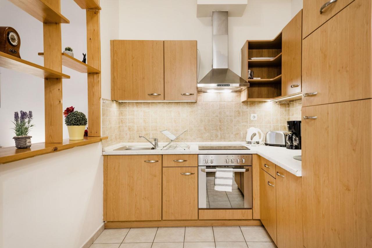 Апартаменты Downtown Charm With Balcony And Garden View Будапешт Экстерьер фото